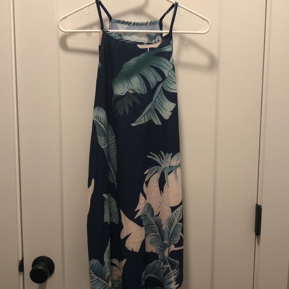 amazon Dresses & Skirts - Fun plant dress